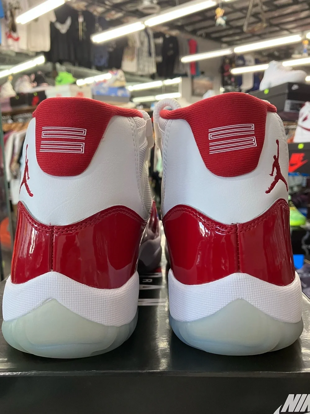Air Jordan 11 Retro Cherry Size 7.5